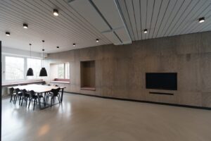 Jak wykorzystać przestrzeń na korytarzu – funkcjonalne pomysły